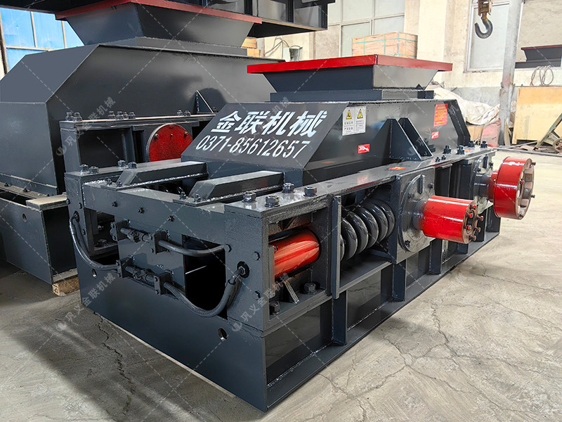 2PG800*600對輥破碎機發(fā)往廣東三江_鵝卵石制砂